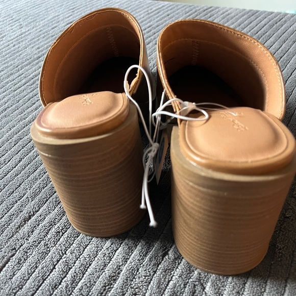 Universal Thread Tan Platform Mules - Picture 2 of 5